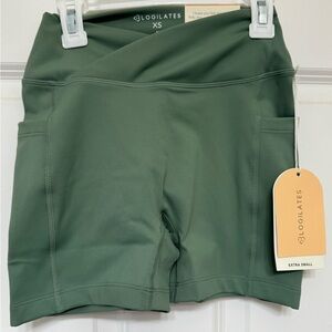 Blogilates crisscross scrunch bike shorts